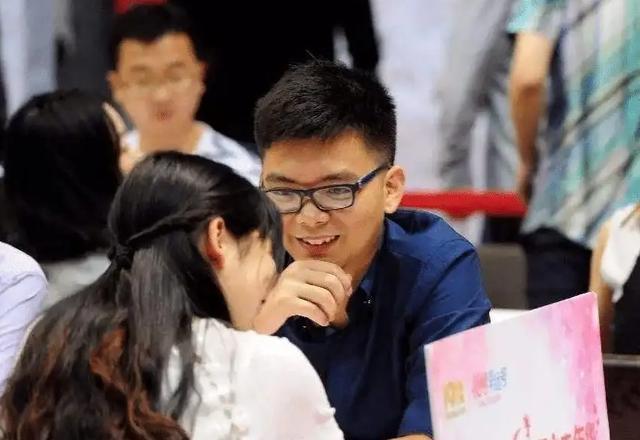 困困狗继妹 比如表面冷淡爱睡觉